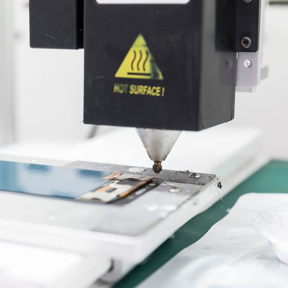 adhesives-feature-spotlight-stage-fr.jpg adhesives-feature-spotlight-stage-fr.jpg
